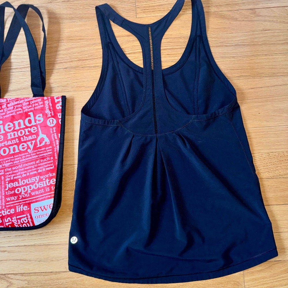 Lululemon Lightened Up Singlet
Black- size 4